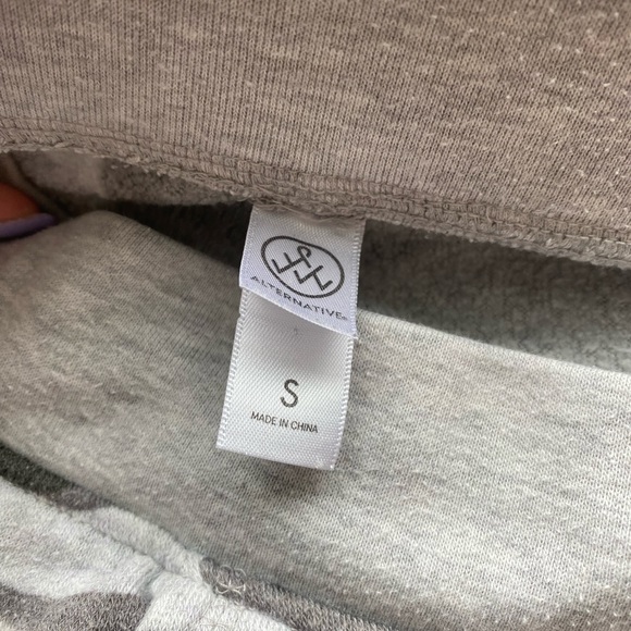 Alternative camo joggers size S - Picture 2 of 2